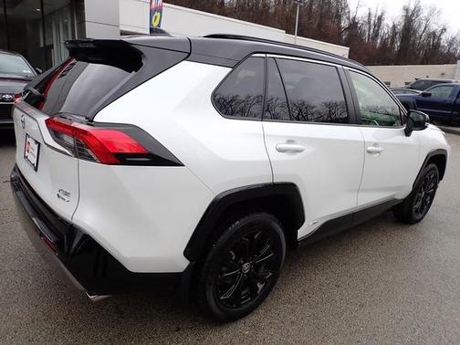 2025 Toyota RAV4 Hybrid SE