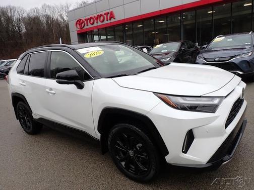 2025 Toyota RAV4 Hybrid SE