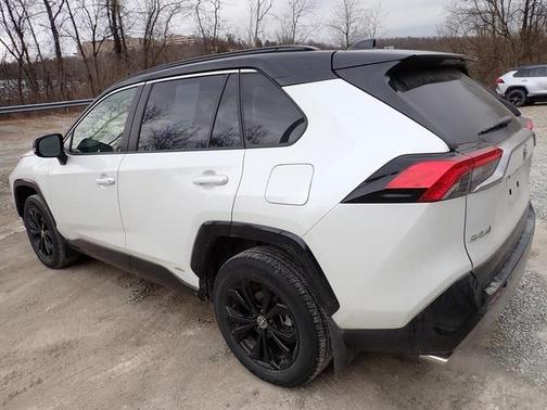 2025 Toyota RAV4 Hybrid SE