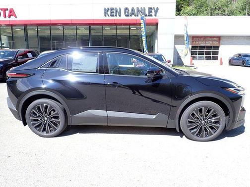 Midnight Black Metallic 2026 Toyota C-HR XSE