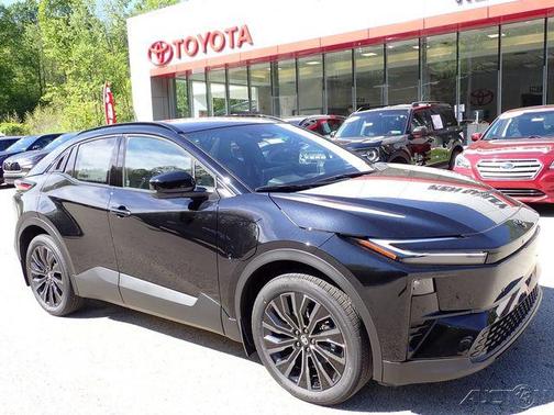 Midnight Black Metallic 2026 Toyota C-HR XSE