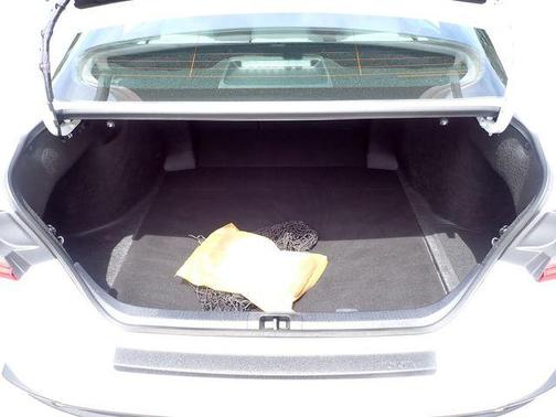 Ice Cap 2025 Toyota Camry SE