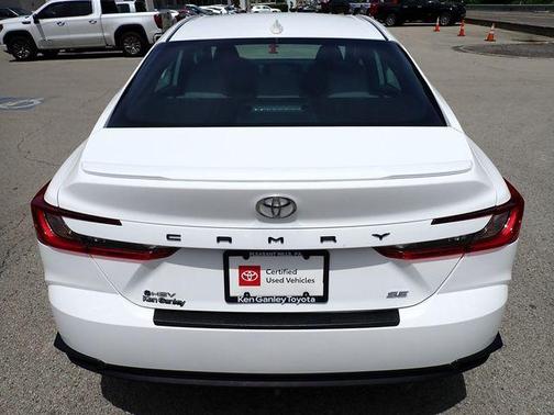 Ice Cap 2025 Toyota Camry SE