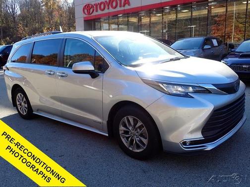 2021 Toyota Sienna XLE 7 Passenger