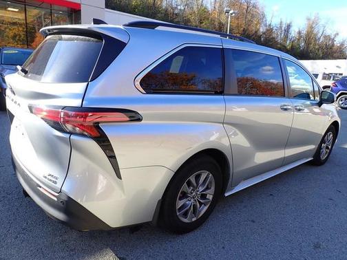 2021 Toyota Sienna XLE 7 Passenger