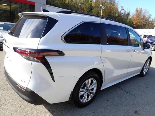 2025 Toyota Sienna XLE