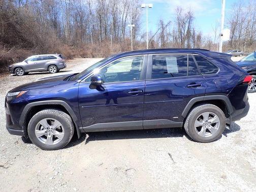 2022 Toyota RAV4 Hybrid XLE