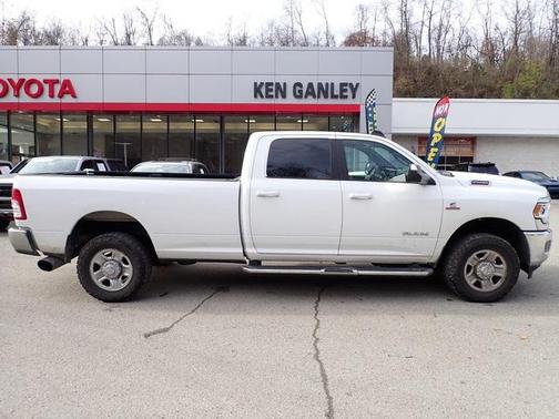 2022 RAM 2500 Big Horn Crew Cab 4x4 8' Box