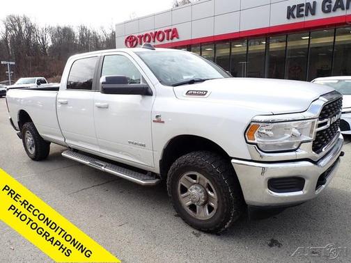 2022 RAM 2500 Big Horn Crew Cab 4x4 8' Box