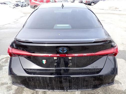 2020 Toyota Avalon Hybrid XLE Plus