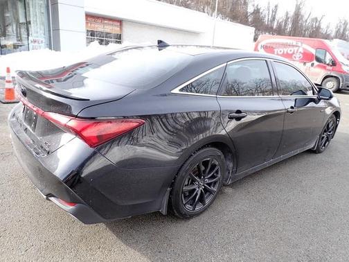 2020 Toyota Avalon Hybrid XLE Plus