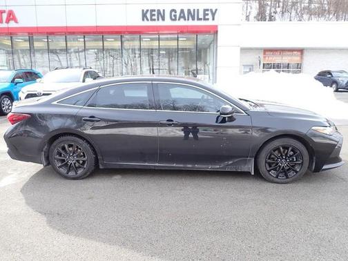 2020 Toyota Avalon Hybrid XLE Plus