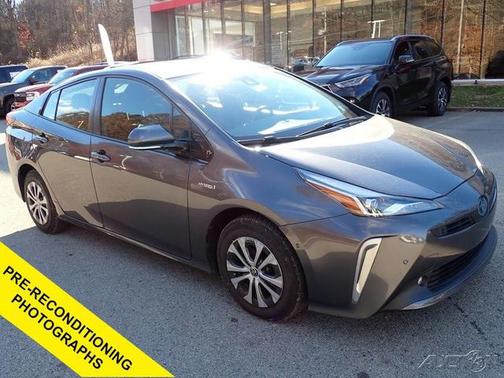 2019 Toyota Prius XLE