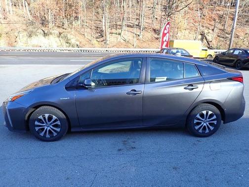 2019 Toyota Prius XLE