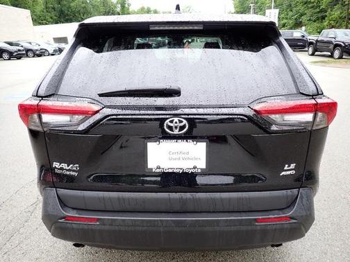 2022 Toyota RAV4 LE