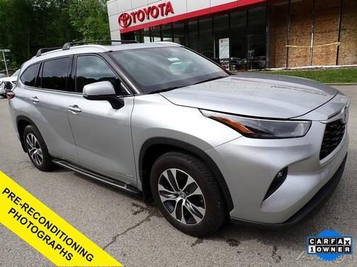 2022 Toyota Highlander Hybrid XLE