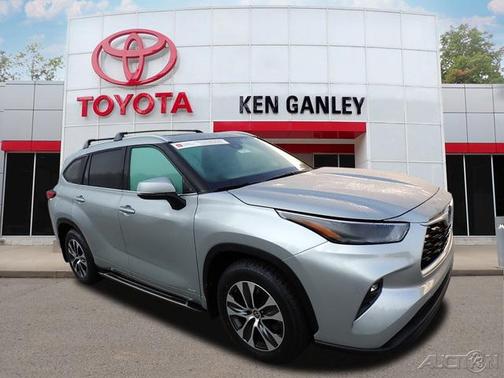 2022 Toyota Highlander Hybrid XLE