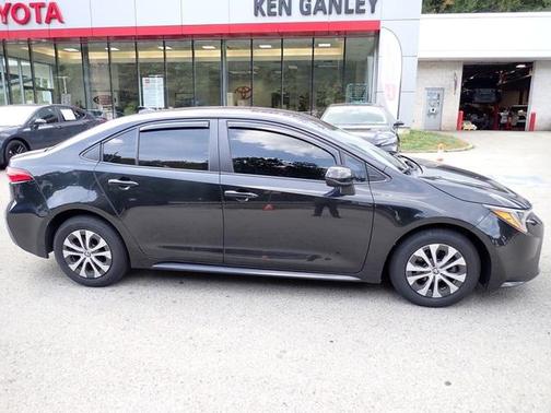 2022 Toyota Corolla Hybrid LE