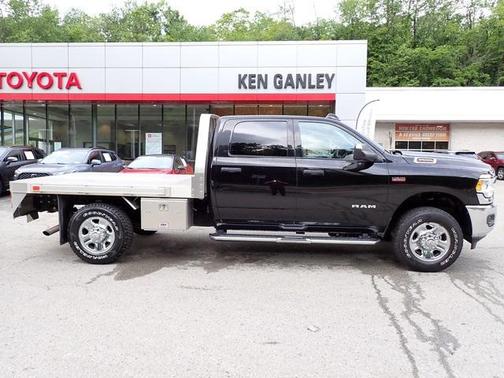 2022 RAM 3500 Tradesman Crew Cab 4x4 8' Box
