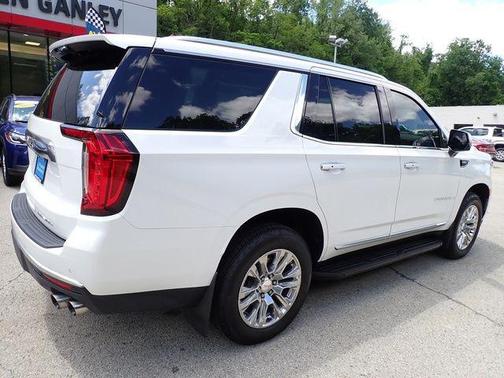 White Frost Tricoat 2021 GMC Yukon Denali