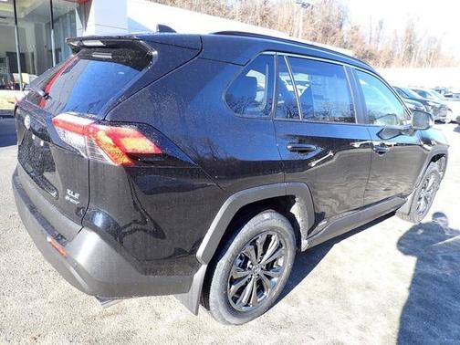 2025 Toyota RAV4 Hybrid XLE Premium