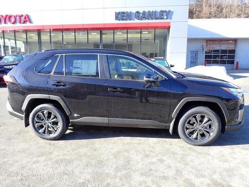 2025 Toyota RAV4 Hybrid XLE Premium