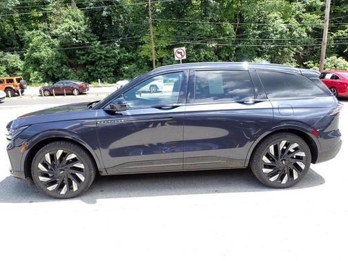 2024 Lincoln Nautilus Reserve