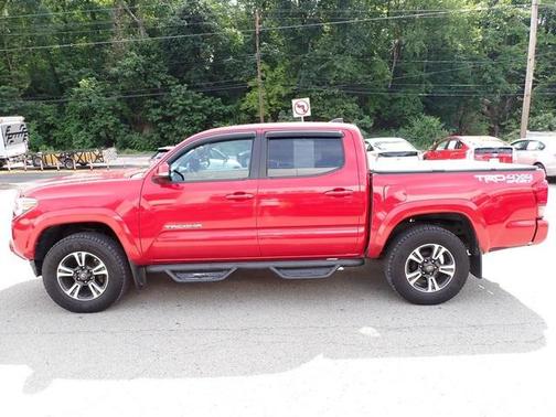 2017 Toyota Tacoma TRD Sport