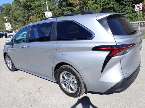 2025 Toyota Sienna XLE 7 Passenger