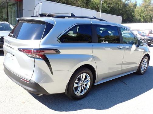 2025 Toyota Sienna XLE 7 Passenger