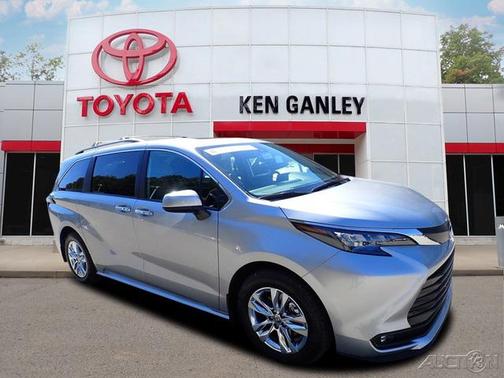 2025 Toyota Sienna XLE 7 Passenger