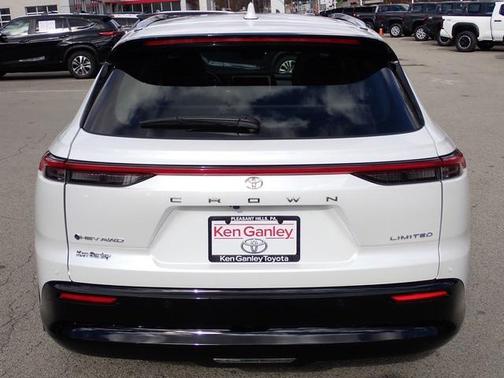 2025 Toyota Crown Signia Limited