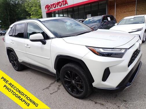 2022 Toyota RAV4 Hybrid SE