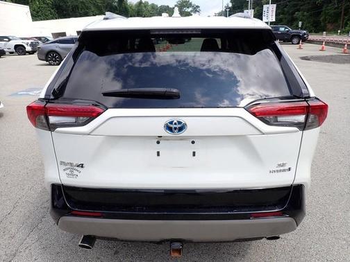 2022 Toyota RAV4 Hybrid SE