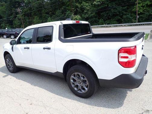 Oxford White 2025 Ford Maverick XLT