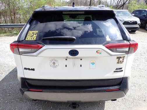 2020 Toyota RAV4 Hybrid SE