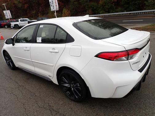 2026 Toyota Corolla Hybrid SE