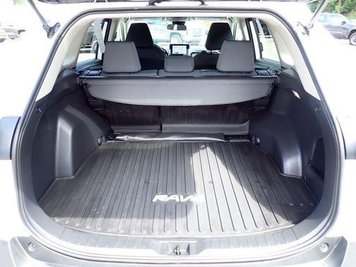 Ice 2025 Toyota RAV4 XLE