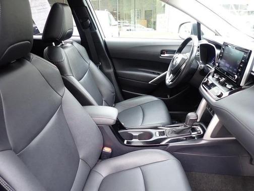 2022 Toyota Corolla Cross XLE
