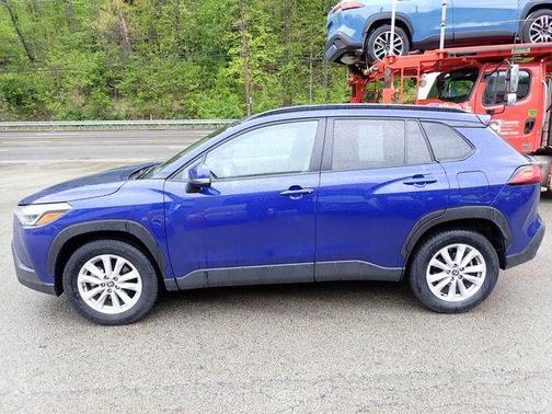 Blue Crush Metallic 2022 Toyota Corolla Cross LE
