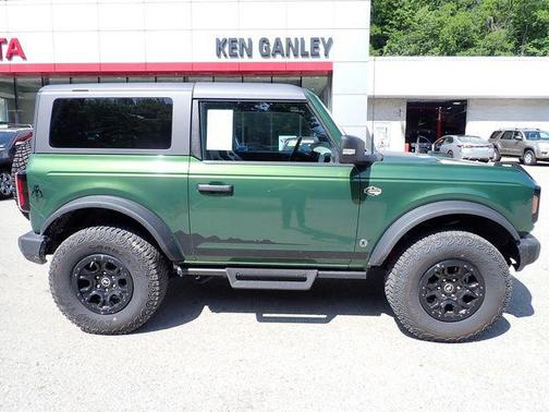 Eruption Green Metallic 2023 Ford Bronco Wildtrak