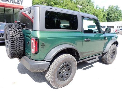 Eruption Green Metallic 2023 Ford Bronco Wildtrak