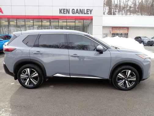 2022 Nissan Rogue SL