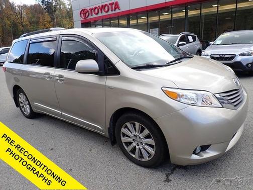 2016 Toyota Sienna XLE