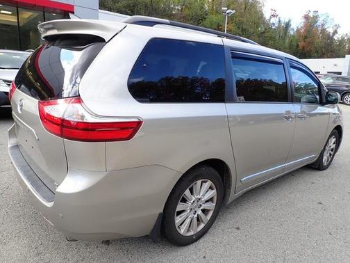 2016 Toyota Sienna XLE