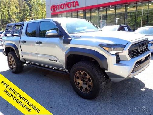 2025 Toyota Tacoma Hybrid Trailhunter