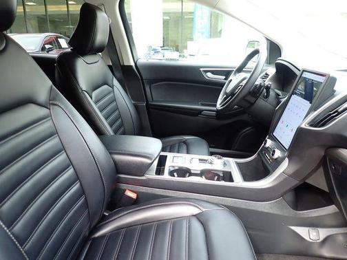 Star White Metallic Tri-Coat 2024 Ford Edge SEL