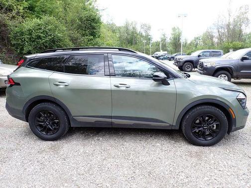 Jungle Green/Ebony Black Roof 2024 Kia Sportage S