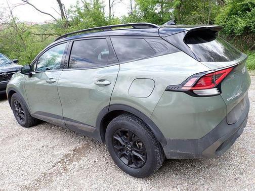 Jungle Green/Ebony Black Roof 2024 Kia Sportage S
