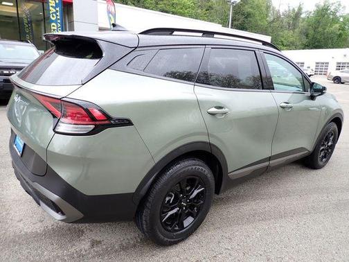 Jungle Green/Ebony Black Roof 2024 Kia Sportage S